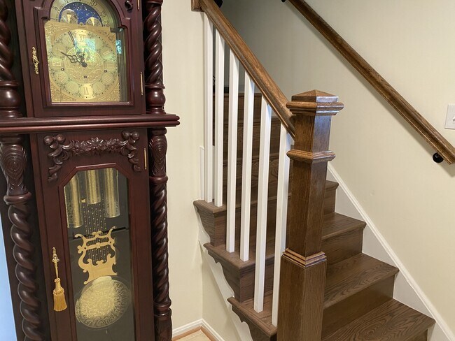 Building Photo - 7907 Laural Valley Way