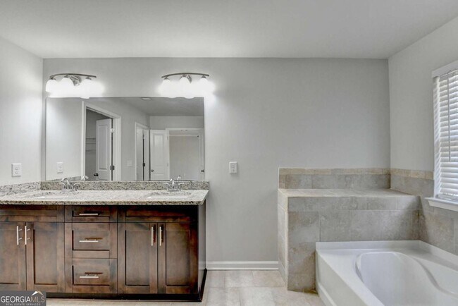 Building Photo - 5535 Lightheart Ct