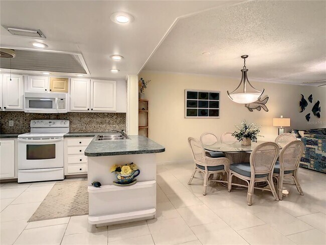 Building Photo - 18304 Gulf Blvd