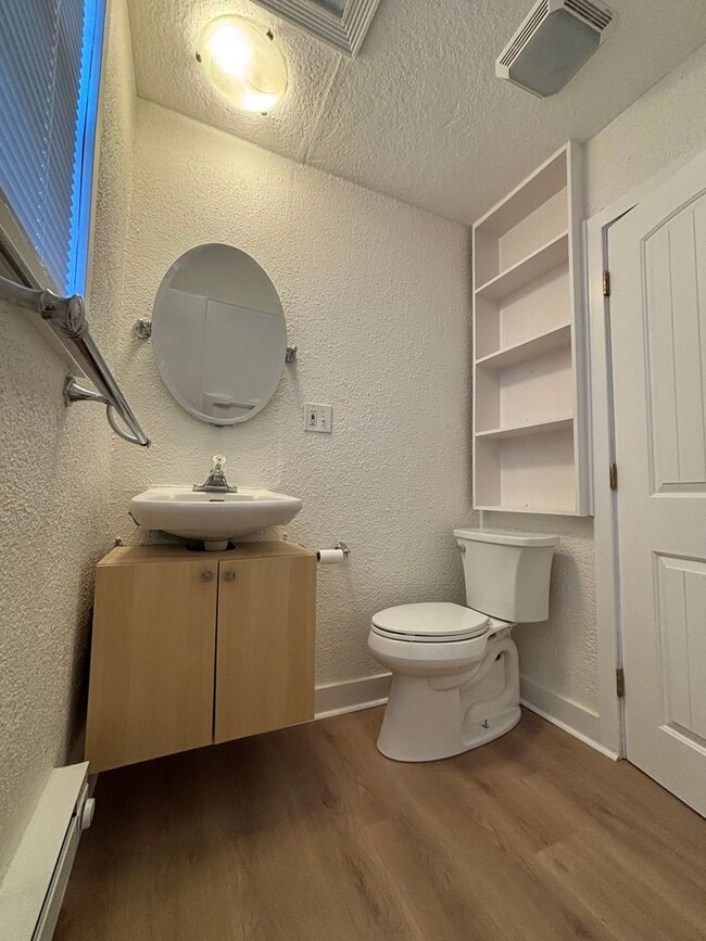 Building Photo - Cozy Lakefront Home w/Private Dock