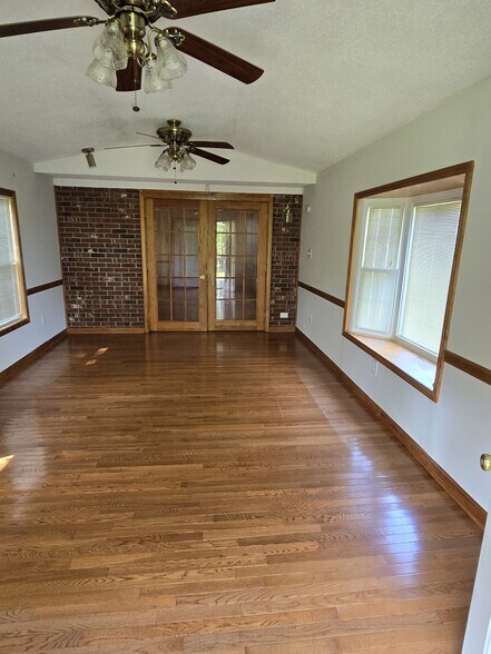 Building Photo - 145 Keystone Dr