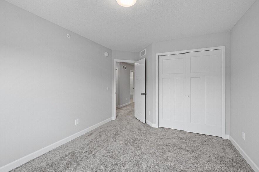 Building Photo - 15008 Ahena Curv