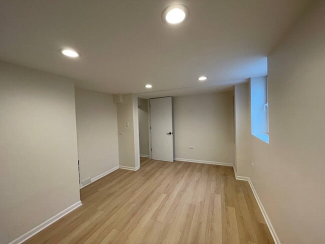 Building Photo - 2937 Lincoln Ave