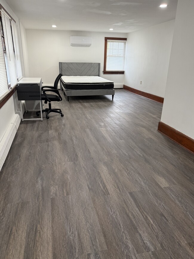 Building Photo - 170 Walker Hill Rd