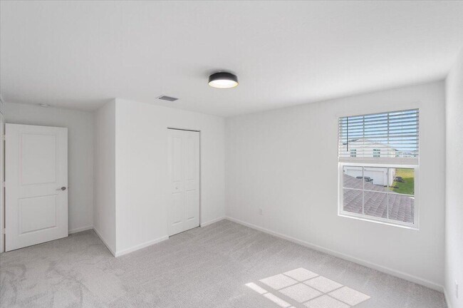 Building Photo - 11161 NW Fernbrook Dr