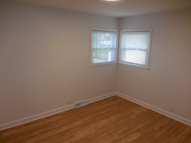 Building Photo - 33 N Rammer Ave