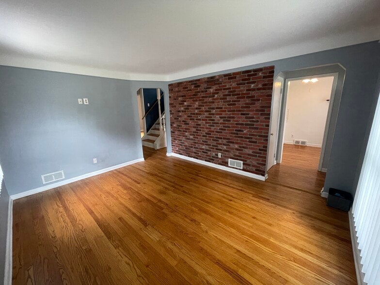 Building Photo - 1824 Westgate Ave