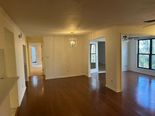 Building Photo - Move-in Ready Luxurious 2 bedroom, 2 bathroom affordable condo in Hoover, Alabama
