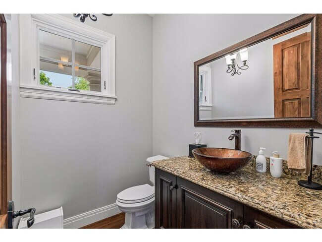 Building Photo - 15700 Portico Dr