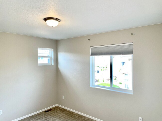 Building Photo - Built in 2021- Stunning 5 Bedroom 4 bath H...