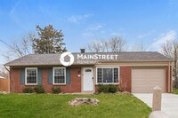 Building Photo - 3 Bedroom Pet-Friendly Home in Cincinnati, OH with Main Street Renewal