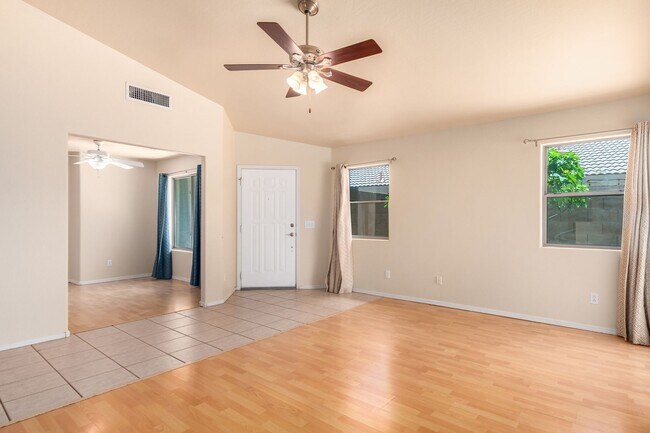 Building Photo - Spacious 3 Bed, 2 Bath Home in Boulder Creek