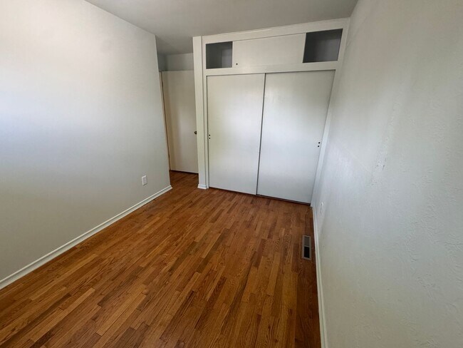 Building Photo - 3 bed/2 Bath, Spacious Home in Mount Verno...