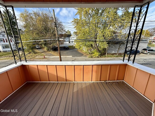 Building Photo - 1017 Hegeman St