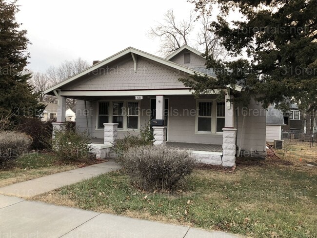 Building Photo - $1150 - 3 bed 1 bath - Single Family Home