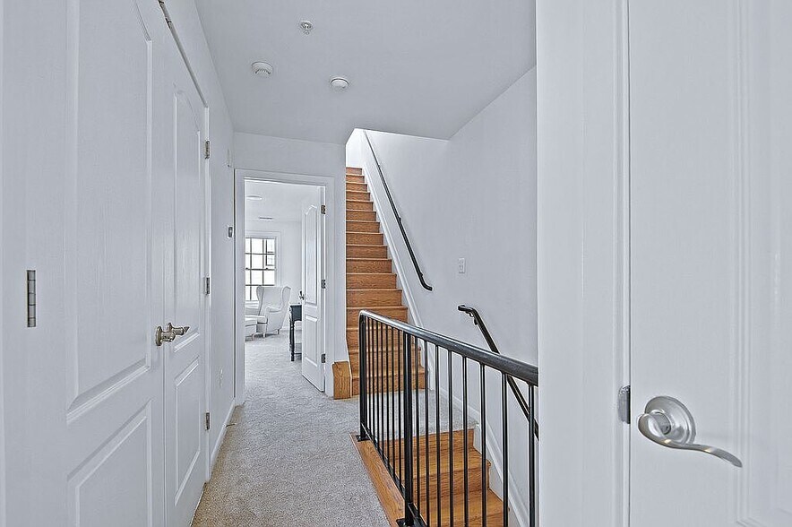 Building Photo - 2016 Fleet St