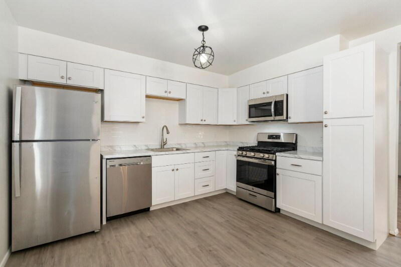 Building Photo - 1007 Redwood Dr