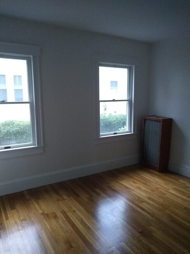 Building Photo - 33 Claymoss Rd