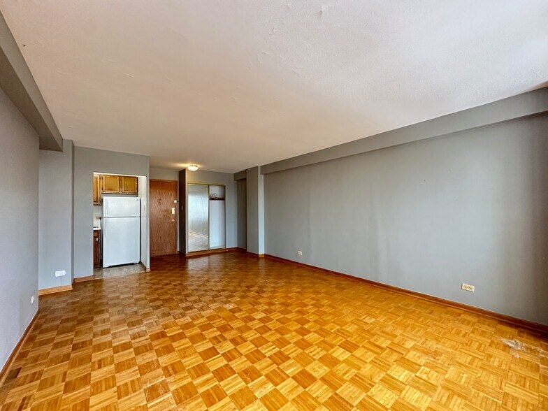Building Photo - 4180 N Marine Dr