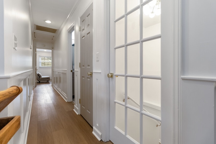 Building Photo - 405 Hillcrest Dr