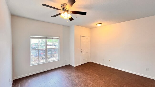 Building Photo - Spectacular 2 Story 2 bed and 2 bath condo at Regent Park!!