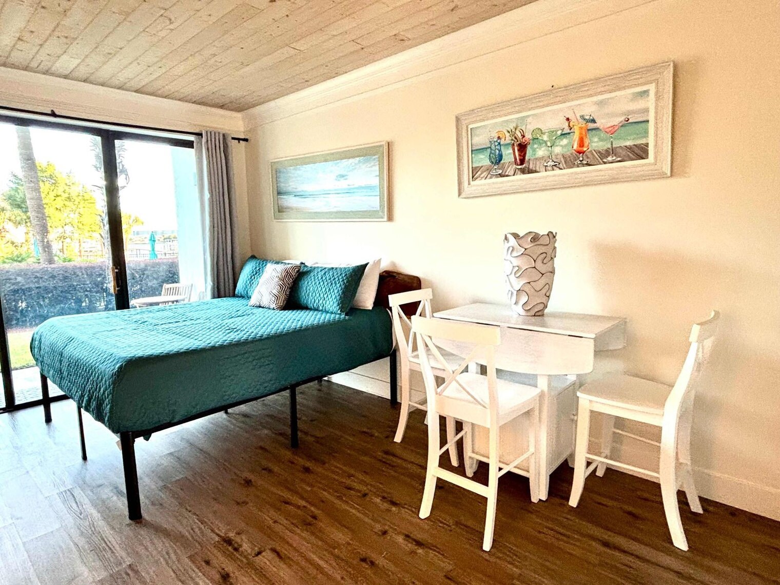 Building Photo - 214 Miracle Strip Pkwy SW