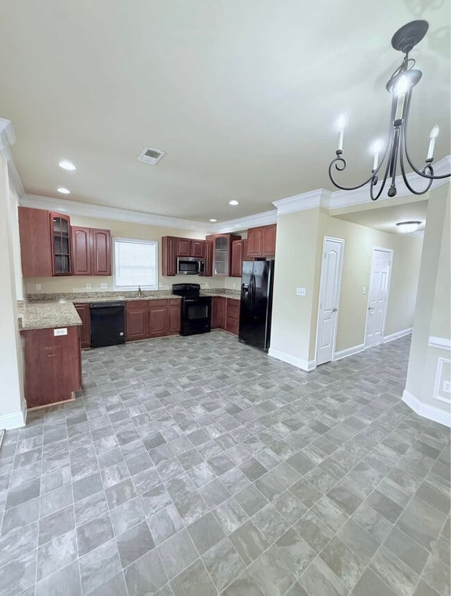 Building Photo - Channing Drive Townhomes & Oakley Lane Villas