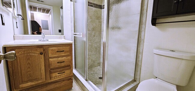 Building Photo - 3036 Eastland Blvd