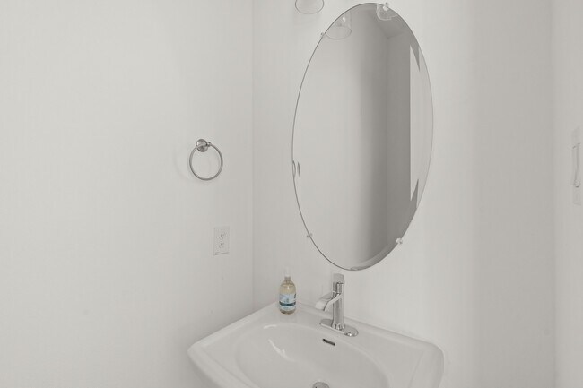 Building Photo - 1309 Rosewood St