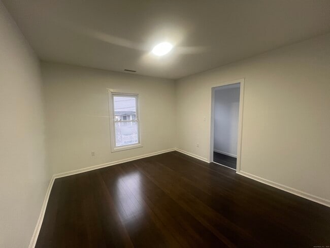 Building Photo - 28 Wall St