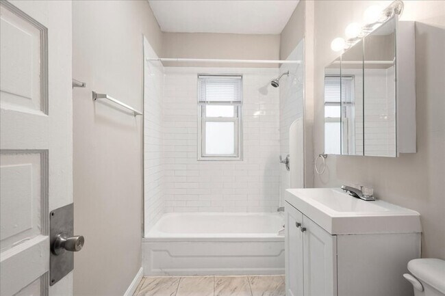 Building Photo - 99 Capen St