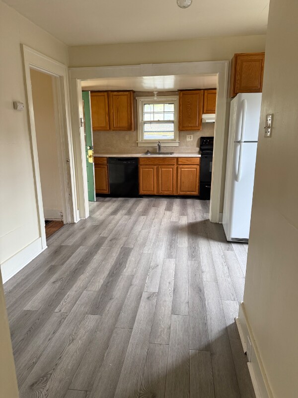 Building Photo - 1326 E College Ave