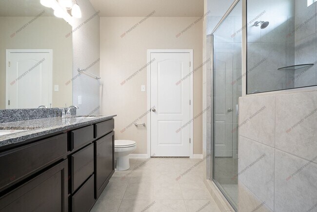 Building Photo - 716 Skylar Heights Dr