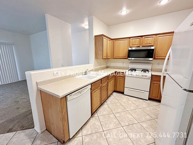 Building Photo - TRI-LEVEL 3 BEDROOM, 2.5 BATH TOWNHOME IN ...