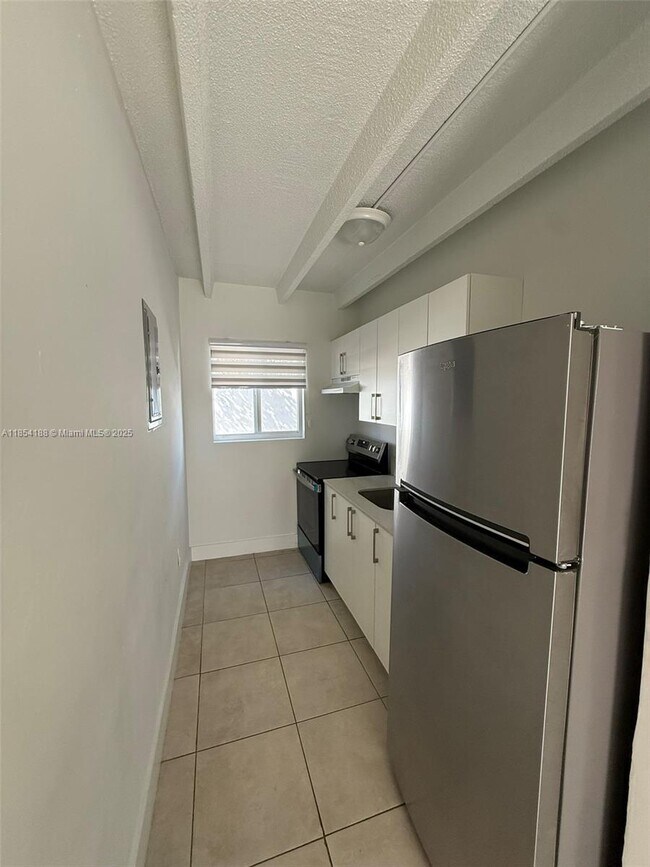 Building Photo - 747 NW 60th St