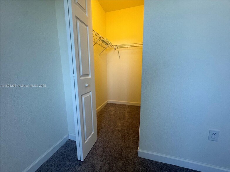 Building Photo - 3368 W 108th St