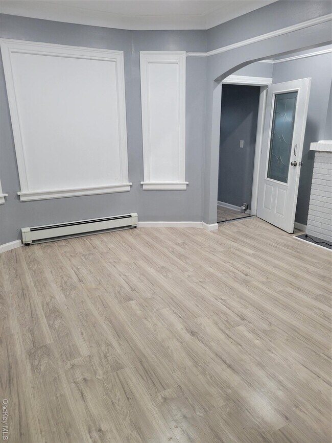 Building Photo - 871 Throgs Neck Expy