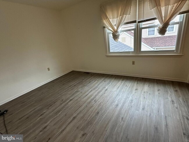 Building Photo - 25 Green Meadow Ct