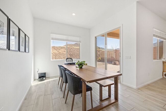 Building Photo - 17617 S Ridgerunner Dr