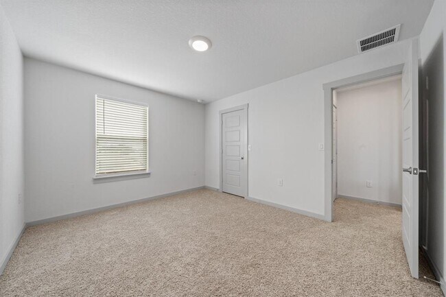 Building Photo - 14008 Zuhause Dr
