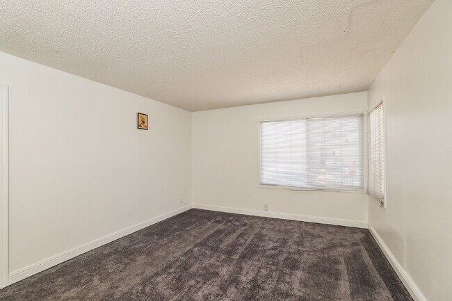 Building Photo - 2810 Devon Way