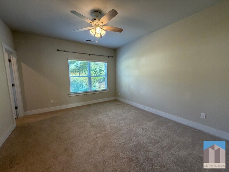 Building Photo - 3782 Oxford Cir