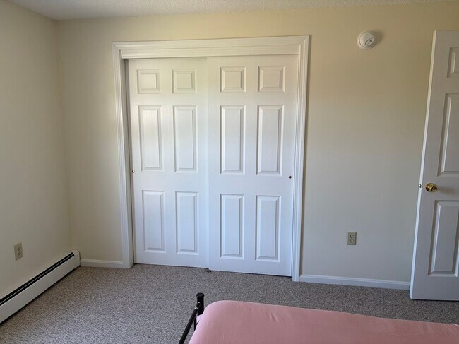 Building Photo - 807 White Cedar Blvd