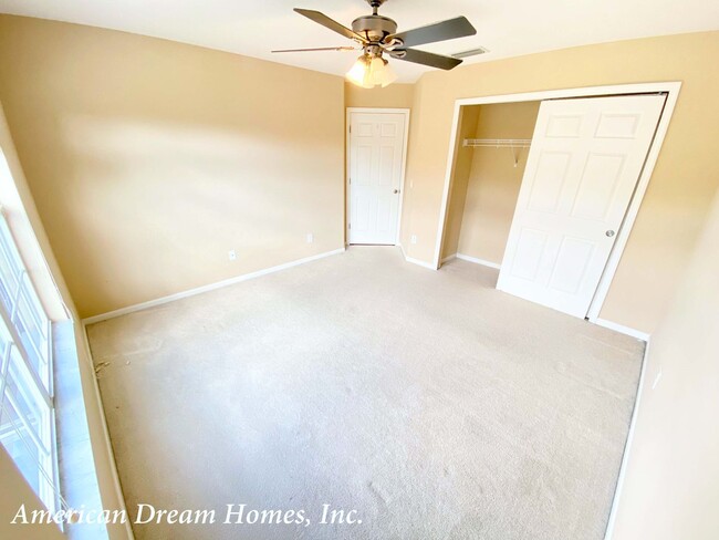 Building Photo - 10973 Willow Ridge Loop