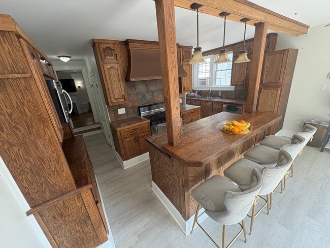 Building Photo - 447 Avondale Dr