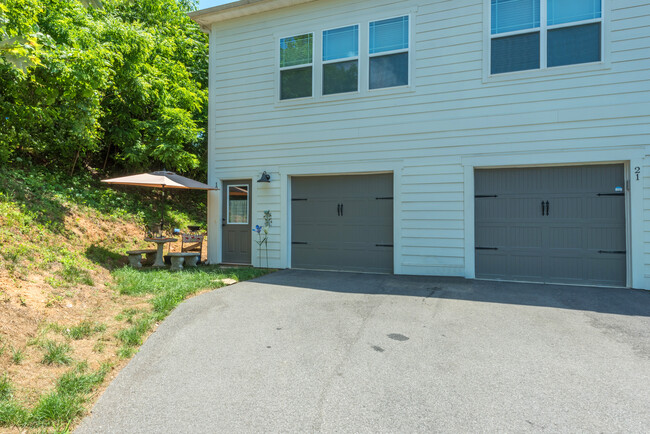 Part of a townhome, duplex setting - 19 Plant Pl