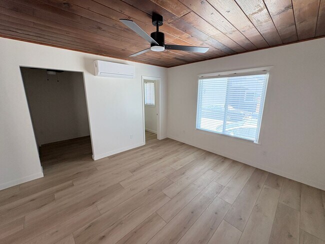 Building Photo - 8 Santa Ana Ave