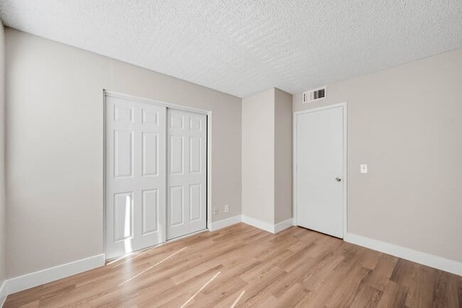 Building Photo - 2814 E Le Marche Ave