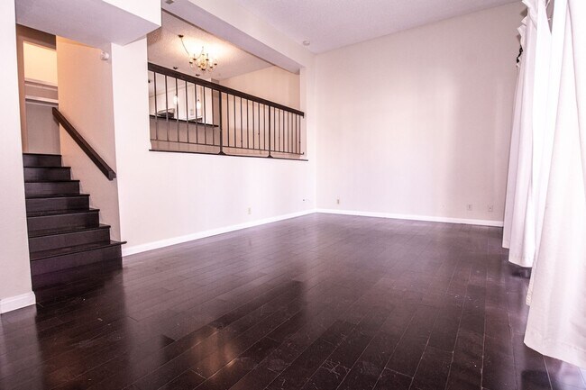 Building Photo - 848 W Huntington Dr