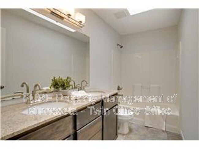 Building Photo - 9994 Dunberry Cir